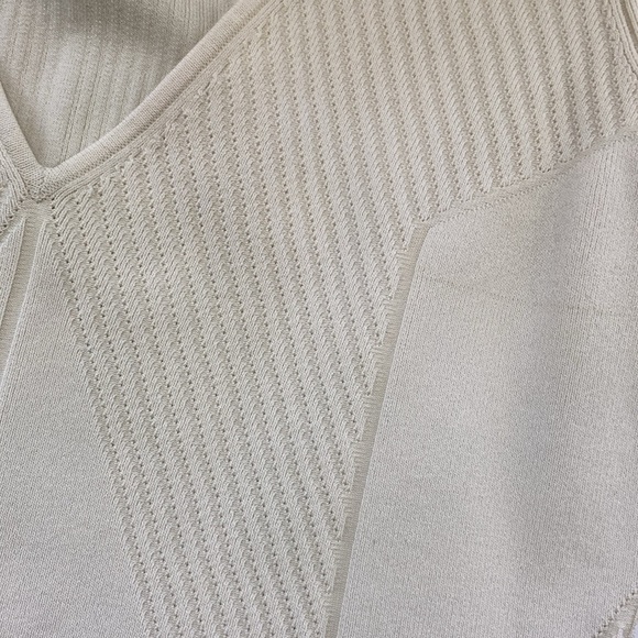 C.O.S.Women’s,Cream, V Neck,Knit,Long Sleeve Top.Size-Medium. - Picture 12 of 12